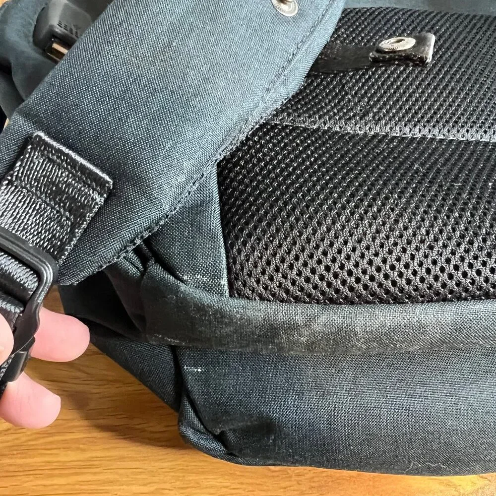 Hanke Anti-Theft Laptop Business Backpack‎ Smart Phone Charger Black